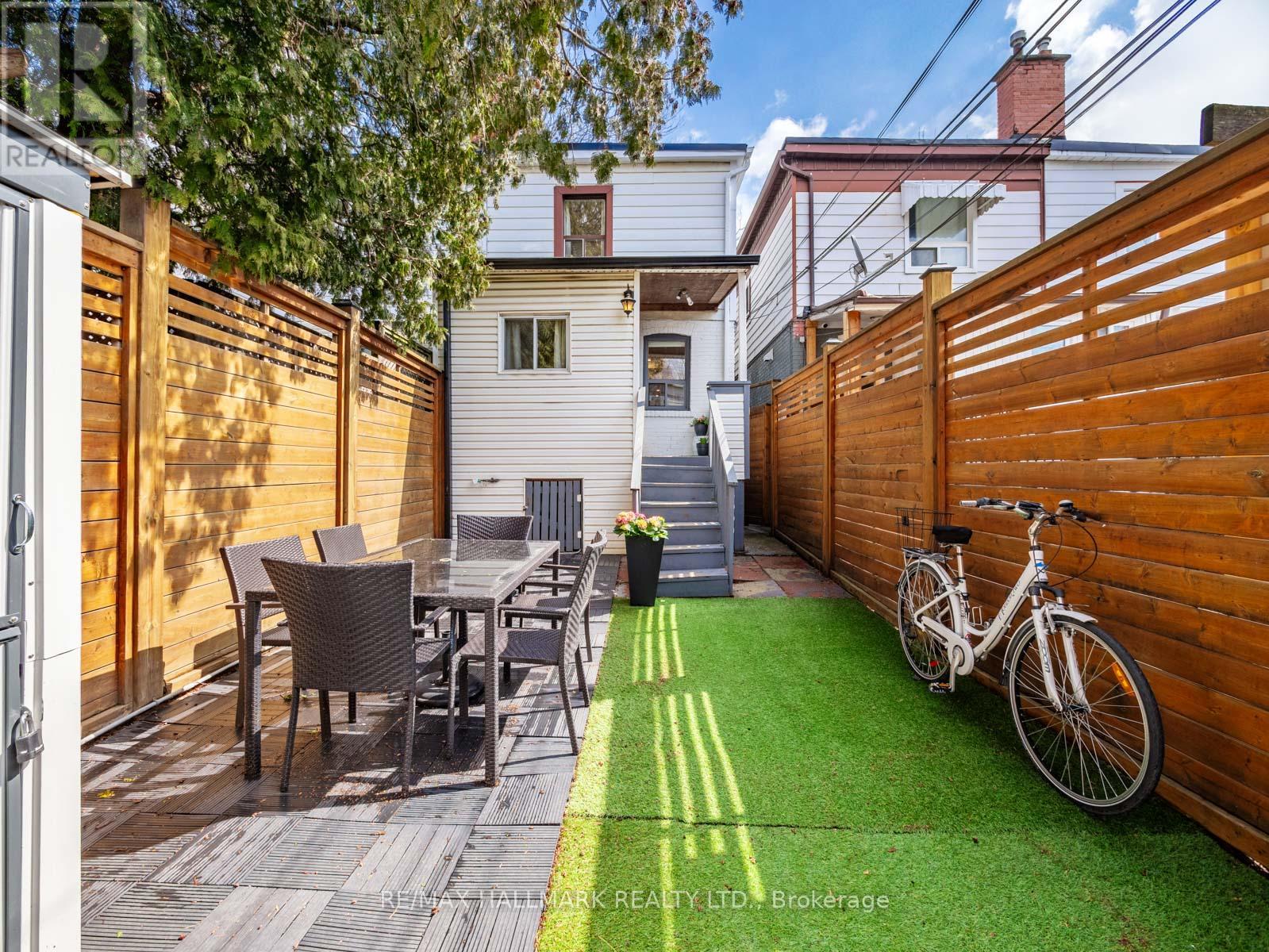 38 LARCHMOUNT AVENUE