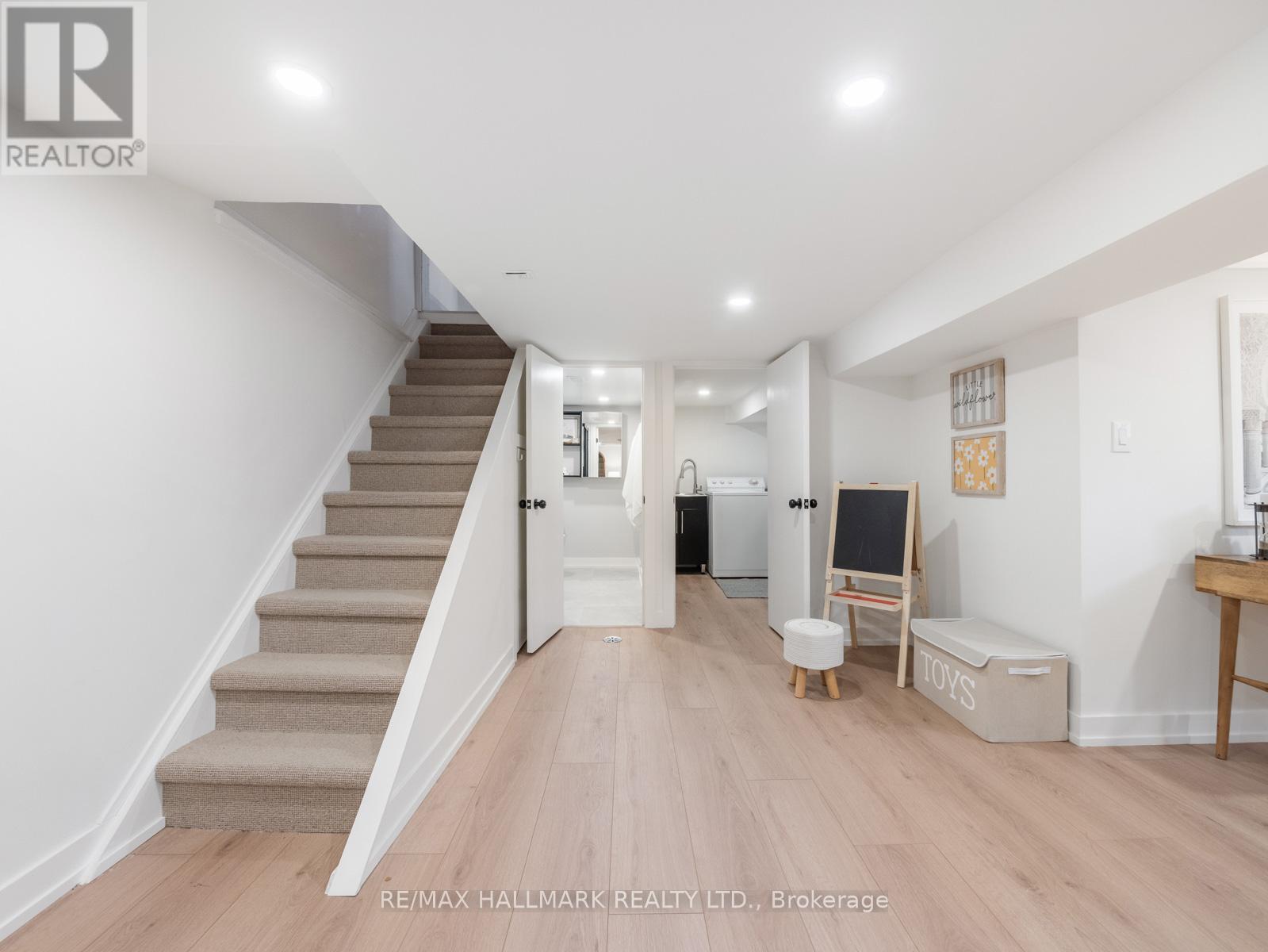 230 AUDREY AVENUE