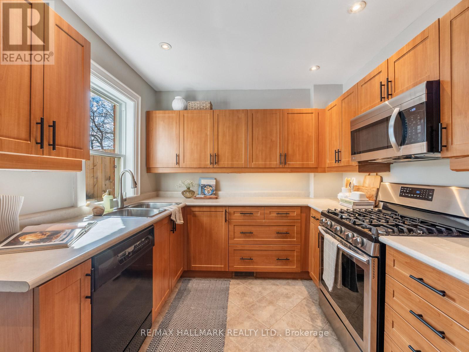 275 BINGHAM AVENUE
