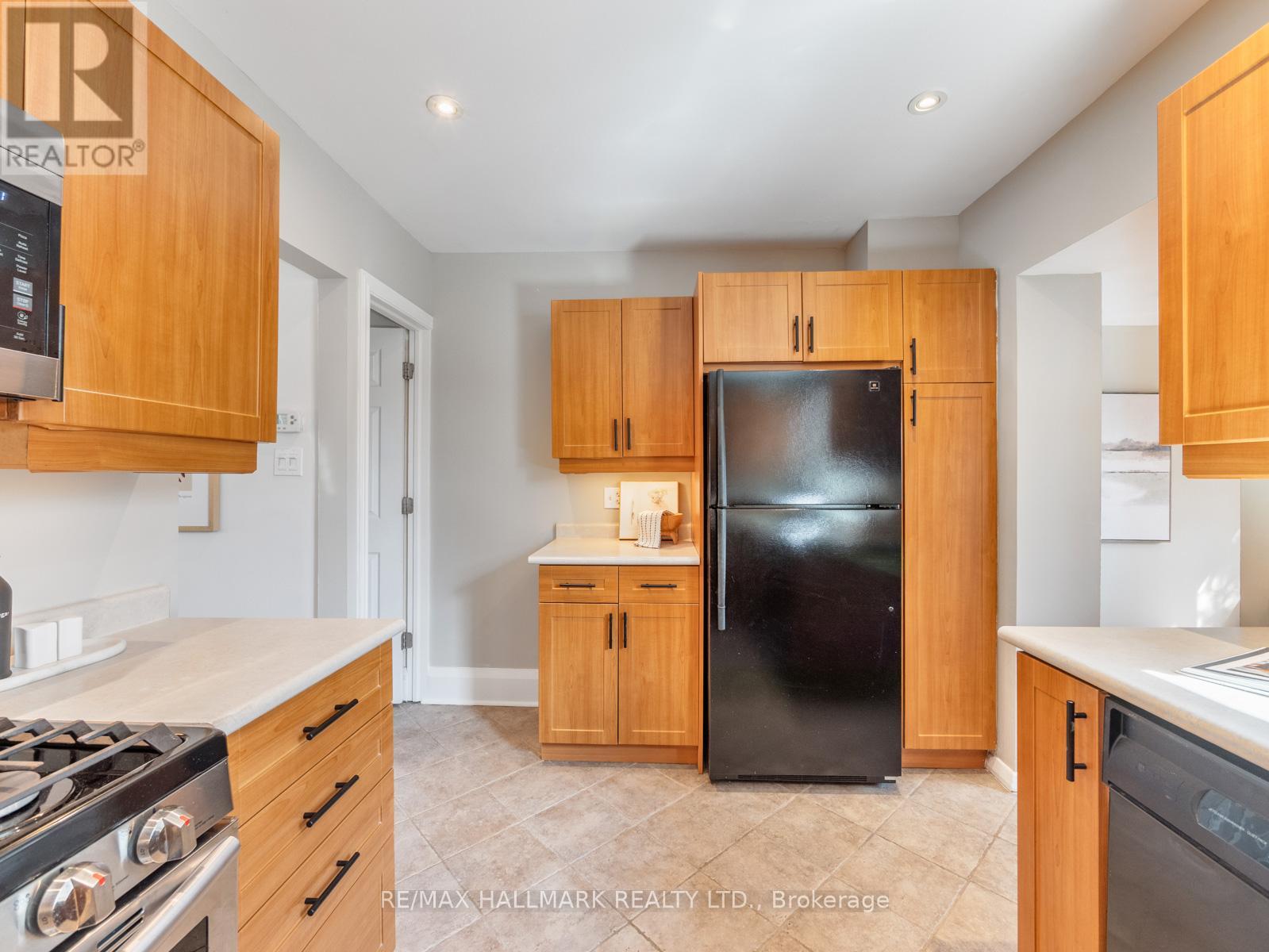 275 BINGHAM AVENUE