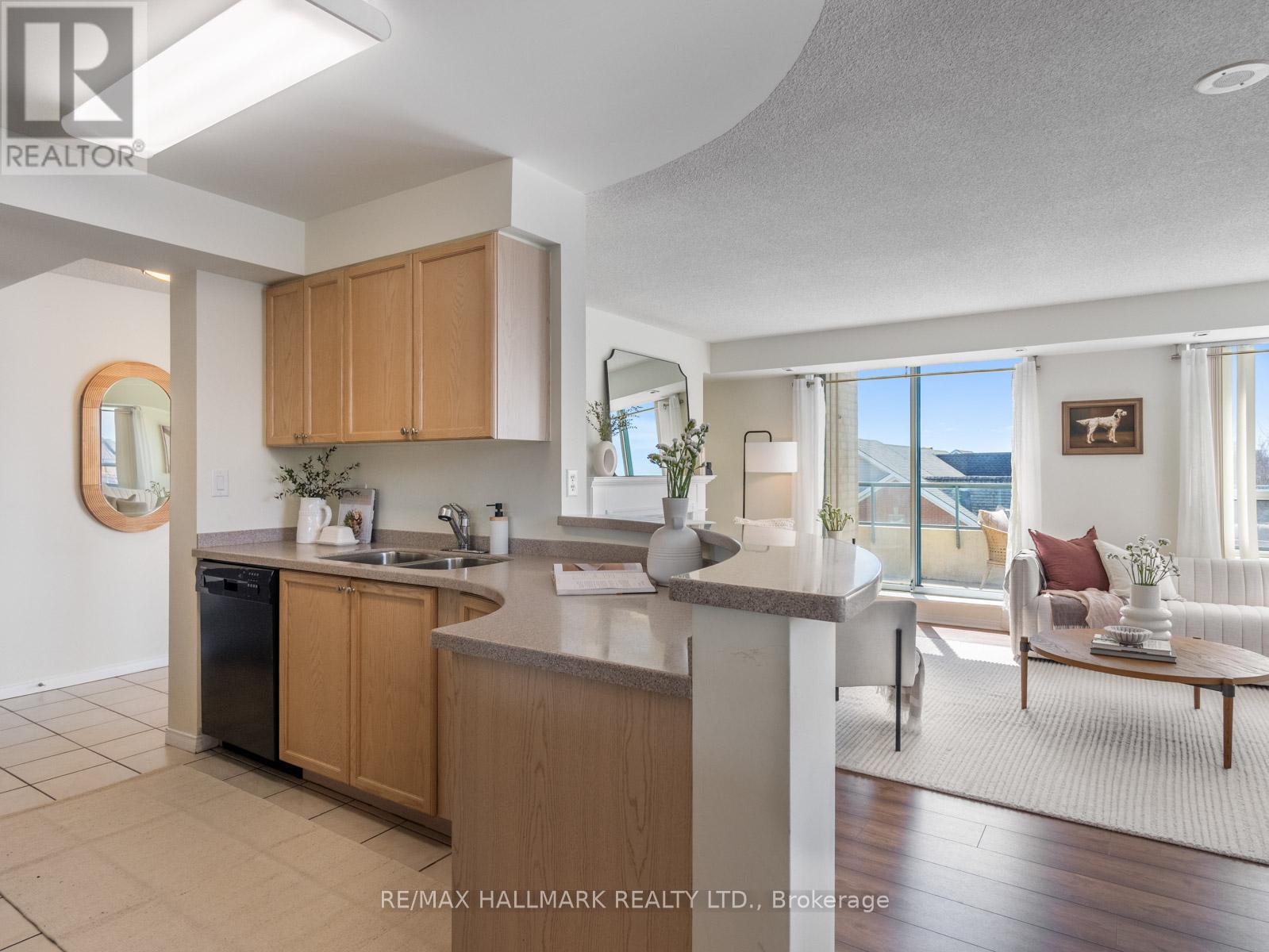 403 - 1797 QUEEN STREET E