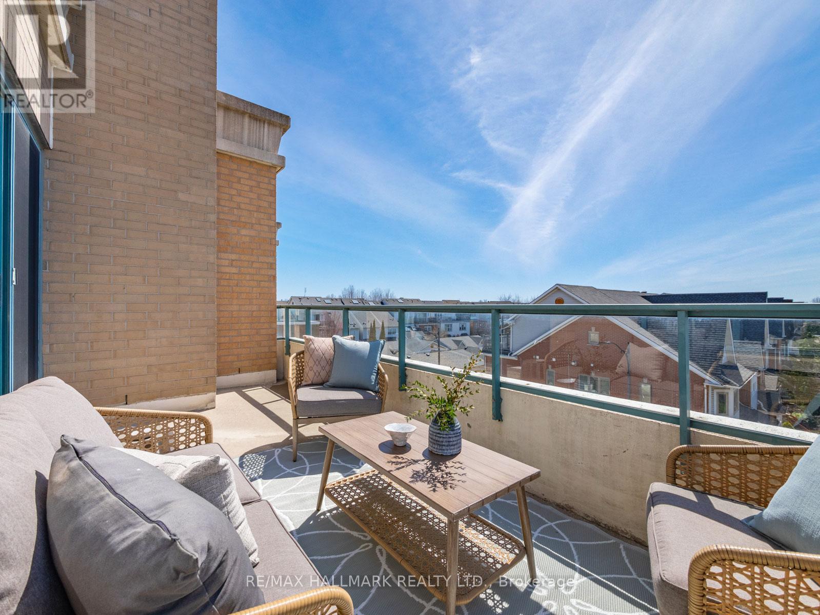 403 - 1797 QUEEN STREET E