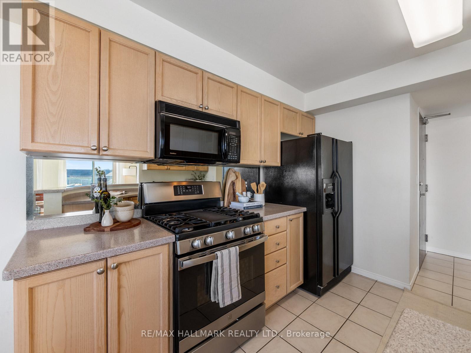 403 - 1797 QUEEN STREET E