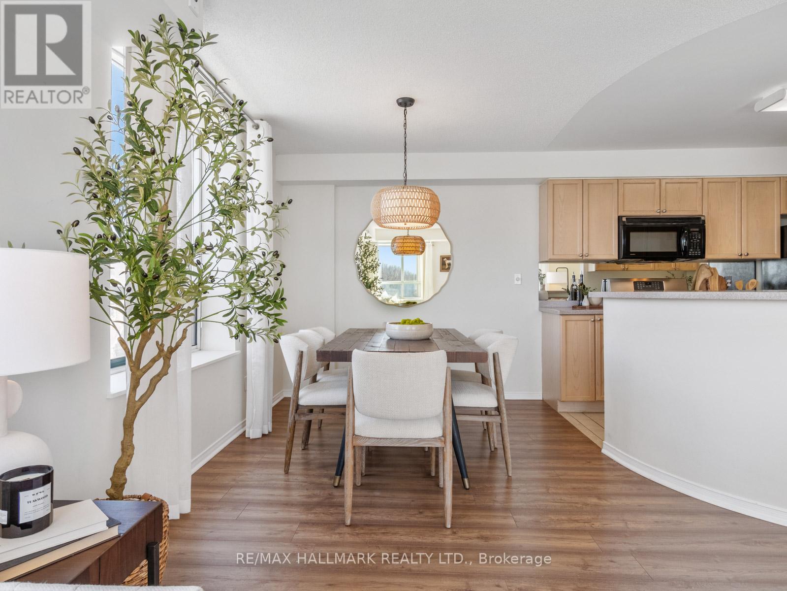 403 - 1797 QUEEN STREET E
