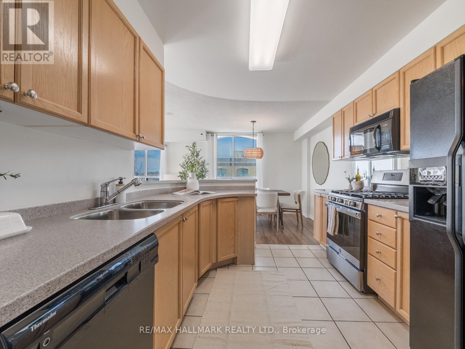 403 - 1797 QUEEN STREET E
