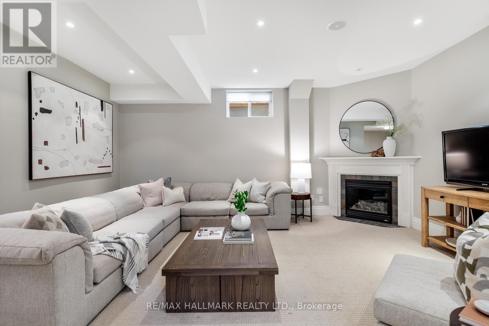 15 BIRCHCLIFF AVENUE
