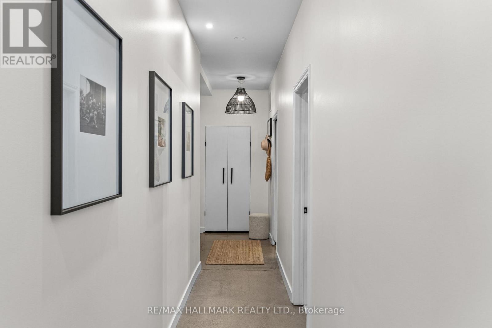 202 - 747 QUEEN STREET E