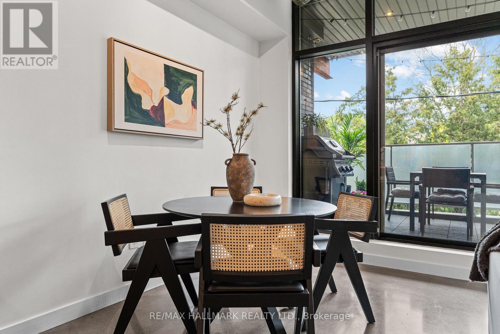 202 - 747 QUEEN STREET E