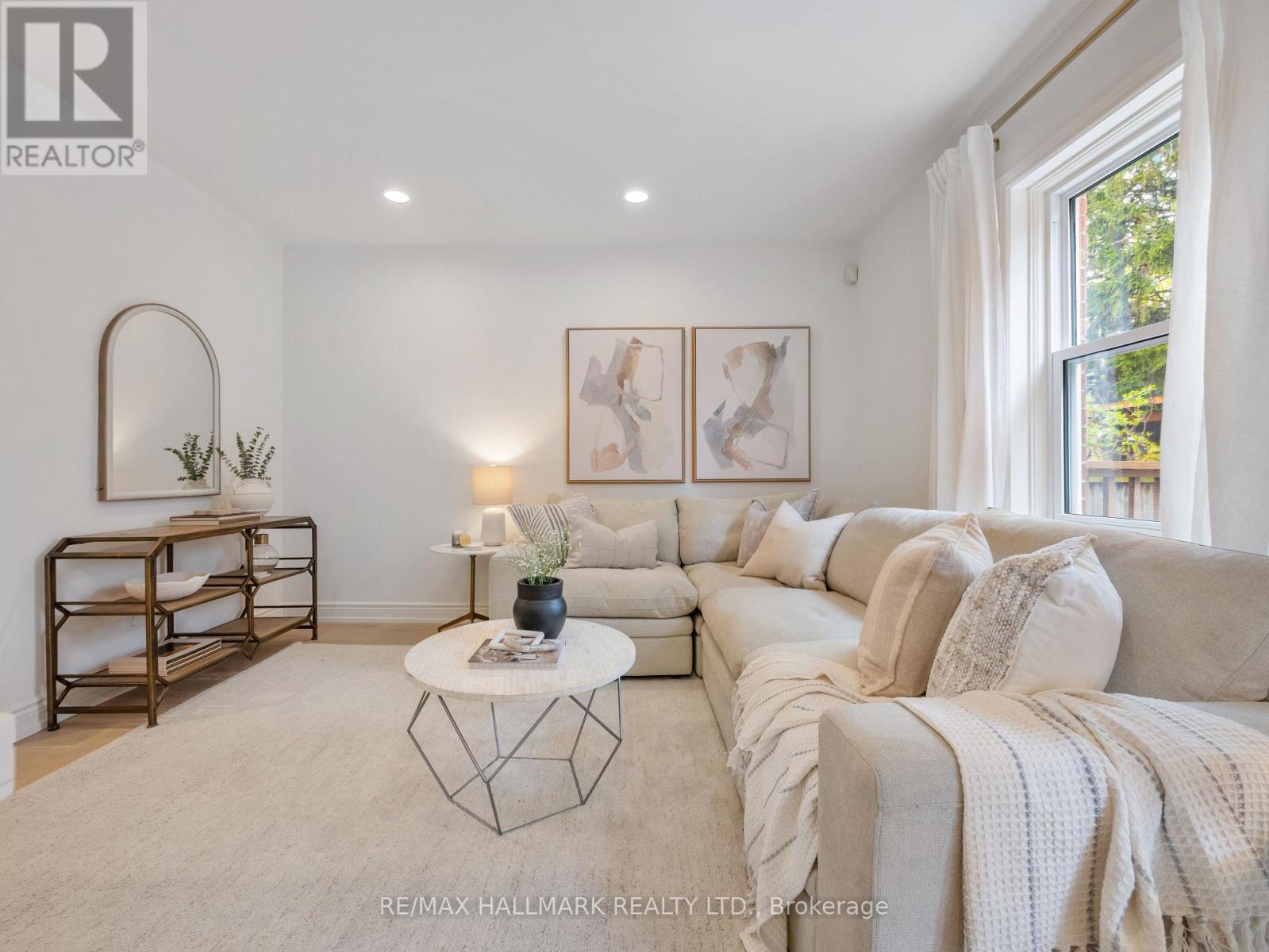 39 BRIAR DALE BOULEVARD
