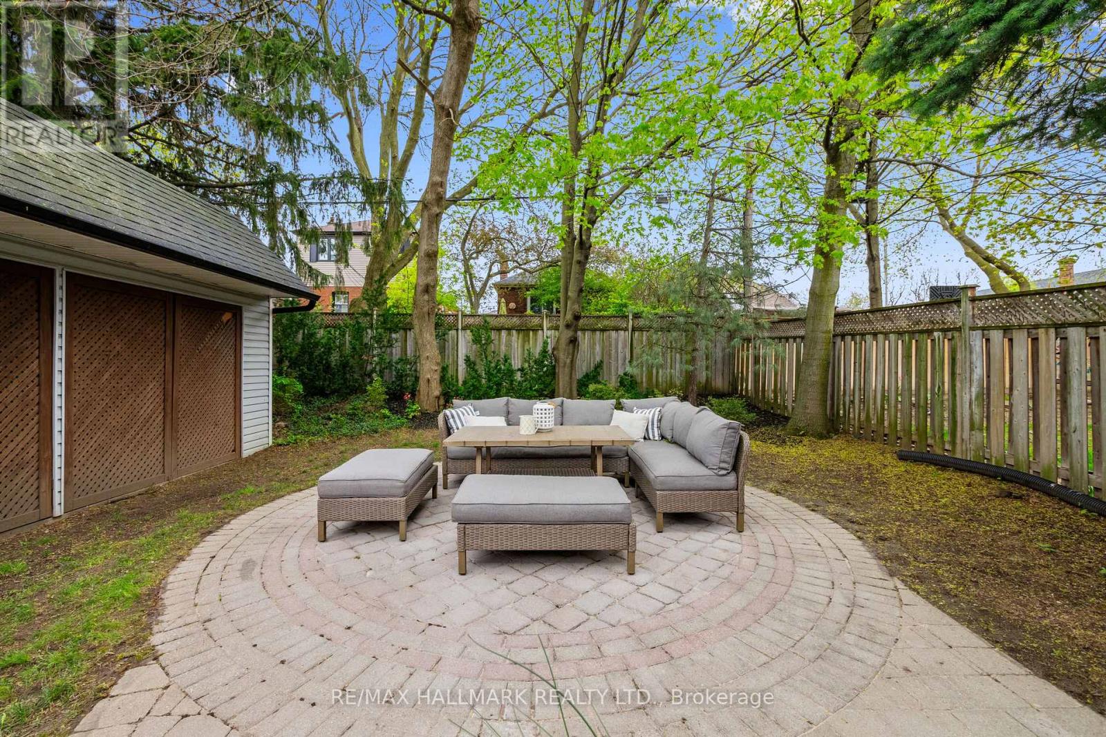 39 BRIAR DALE BOULEVARD