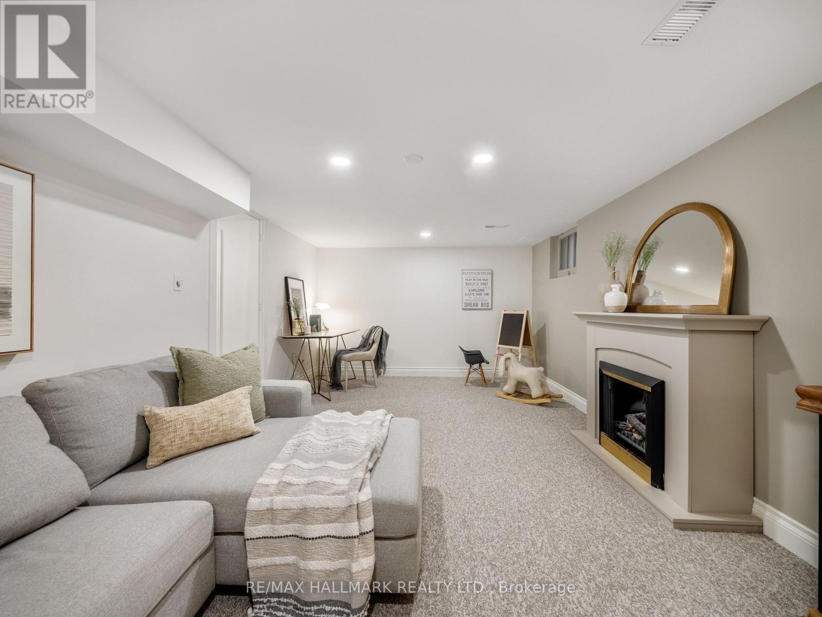 39 BRIAR DALE BOULEVARD