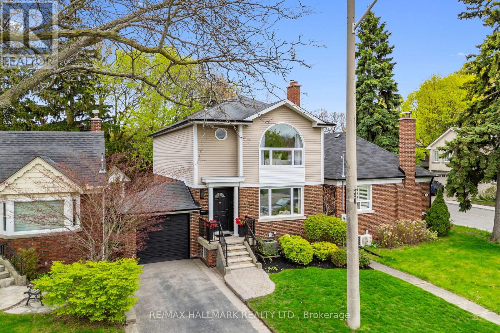 39 BRIAR DALE BOULEVARD
