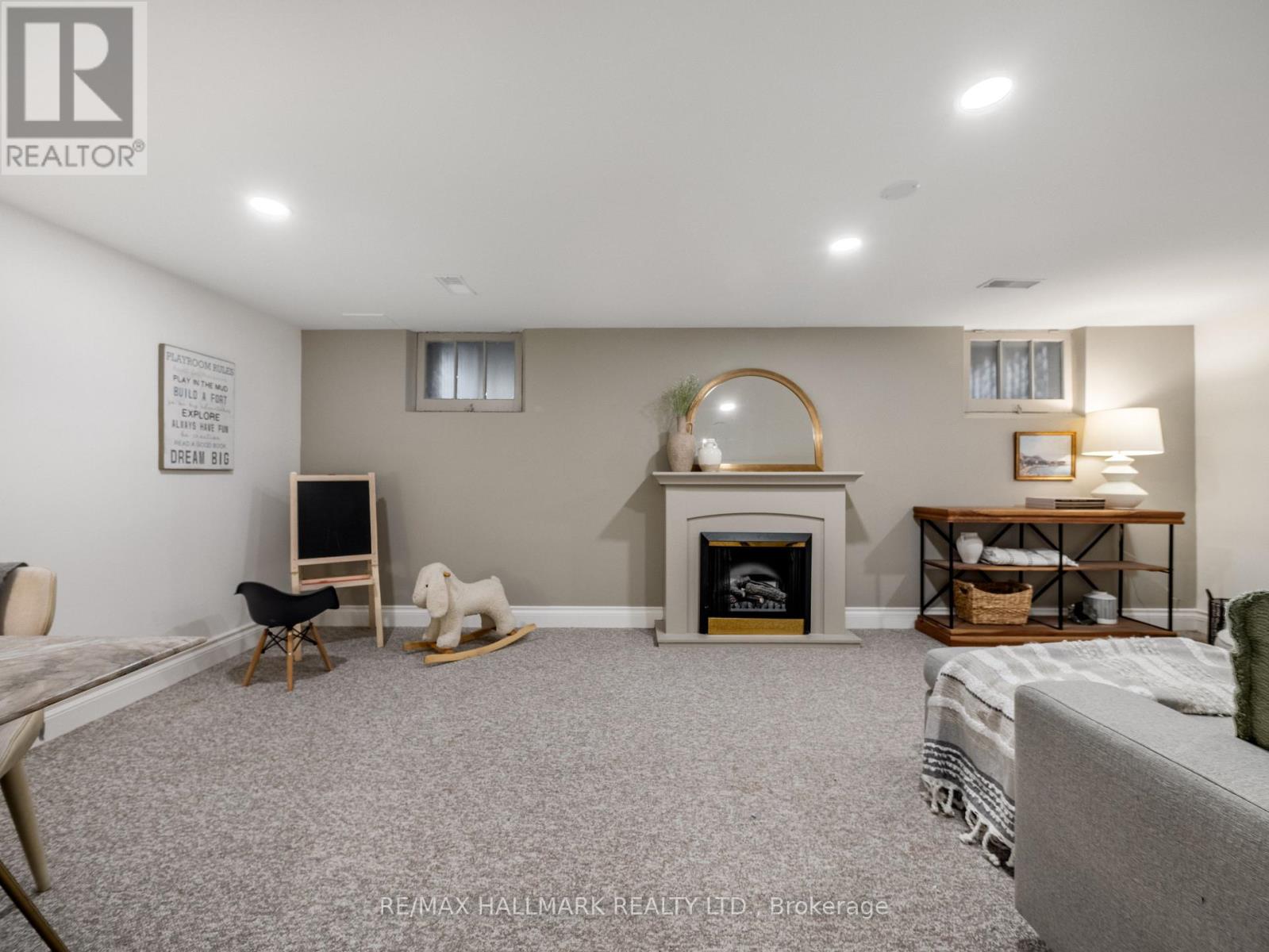 39 BRIAR DALE BOULEVARD