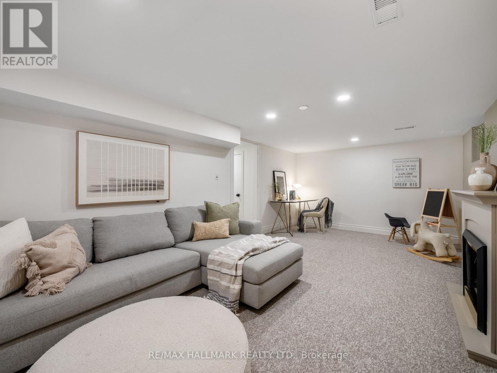 39 BRIAR DALE BOULEVARD