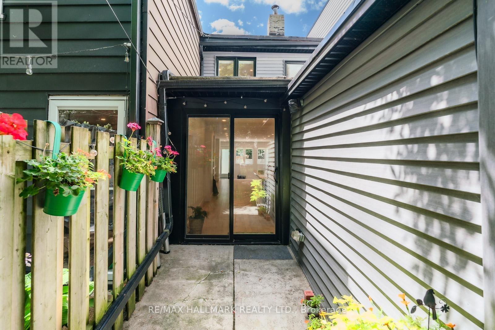 37 CRAVEN ROAD