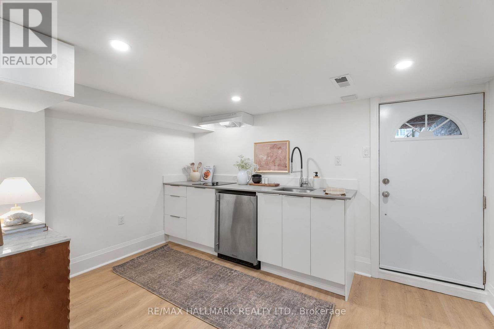 203 PARKMOUNT ROAD