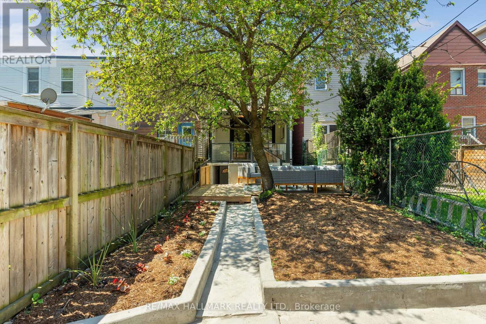 203 PARKMOUNT ROAD