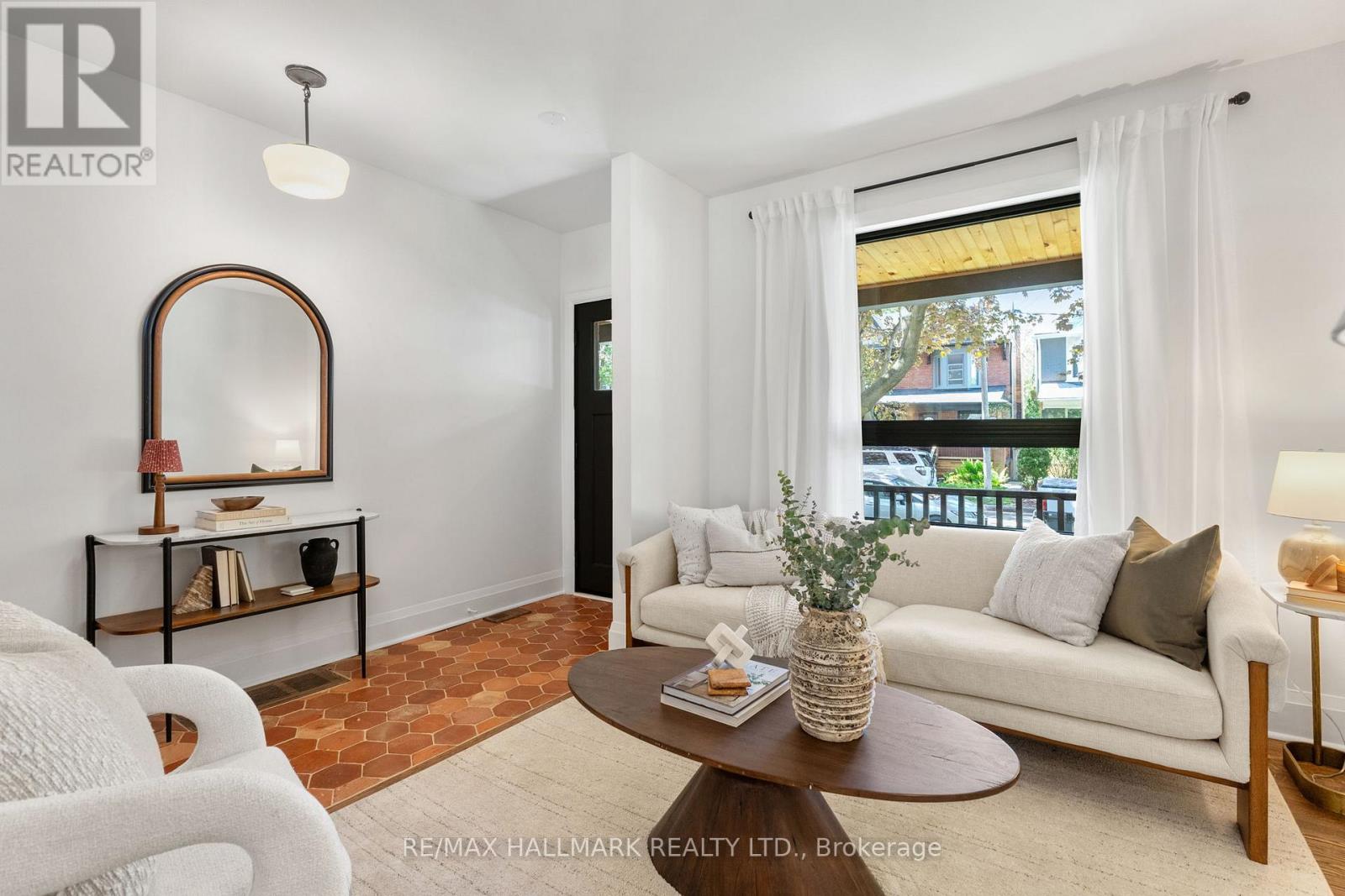 203 PARKMOUNT ROAD