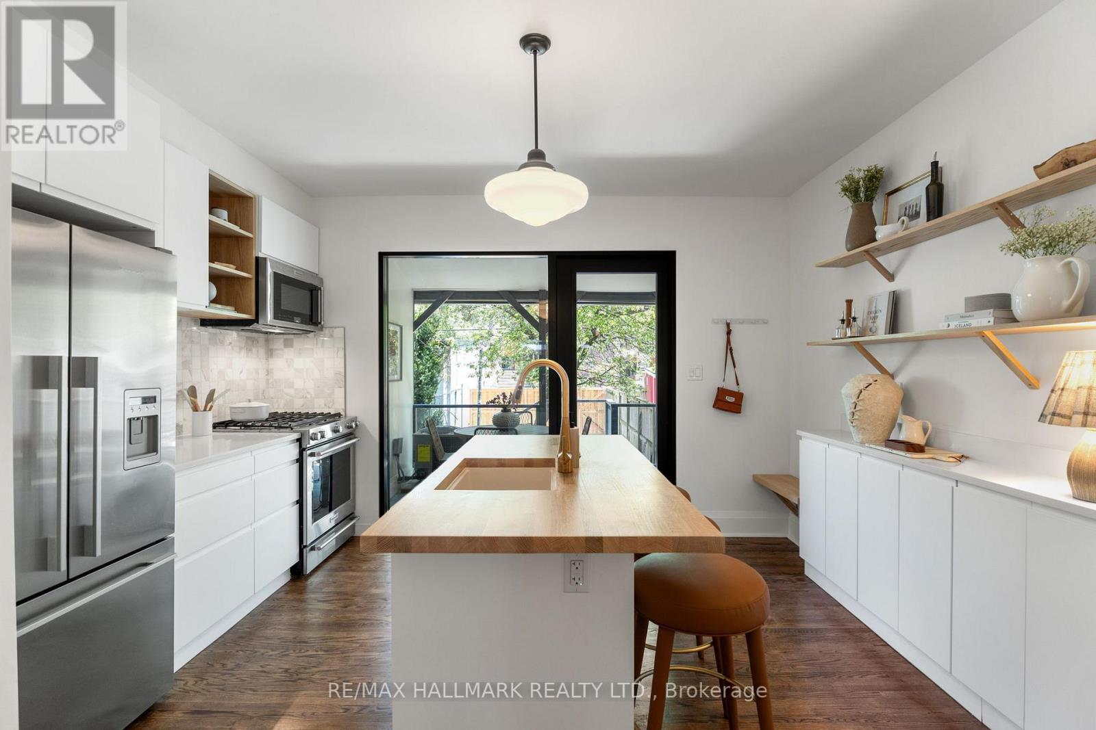 203 PARKMOUNT ROAD