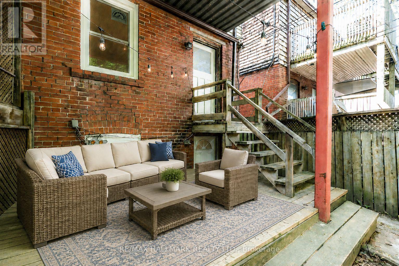 MAIN & LOWER - 229 KINGSTON ROAD