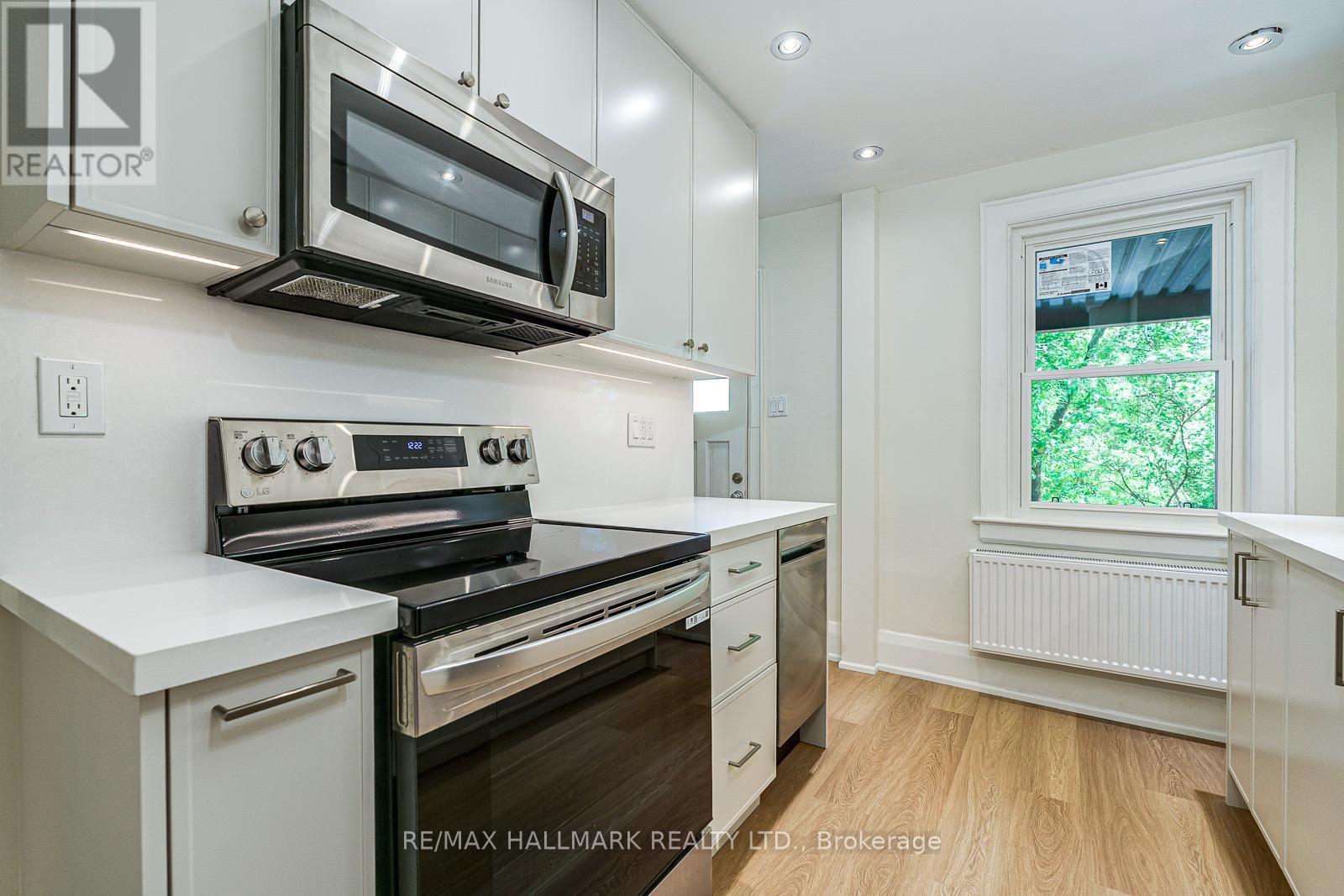 MAIN & LOWER - 229 KINGSTON ROAD