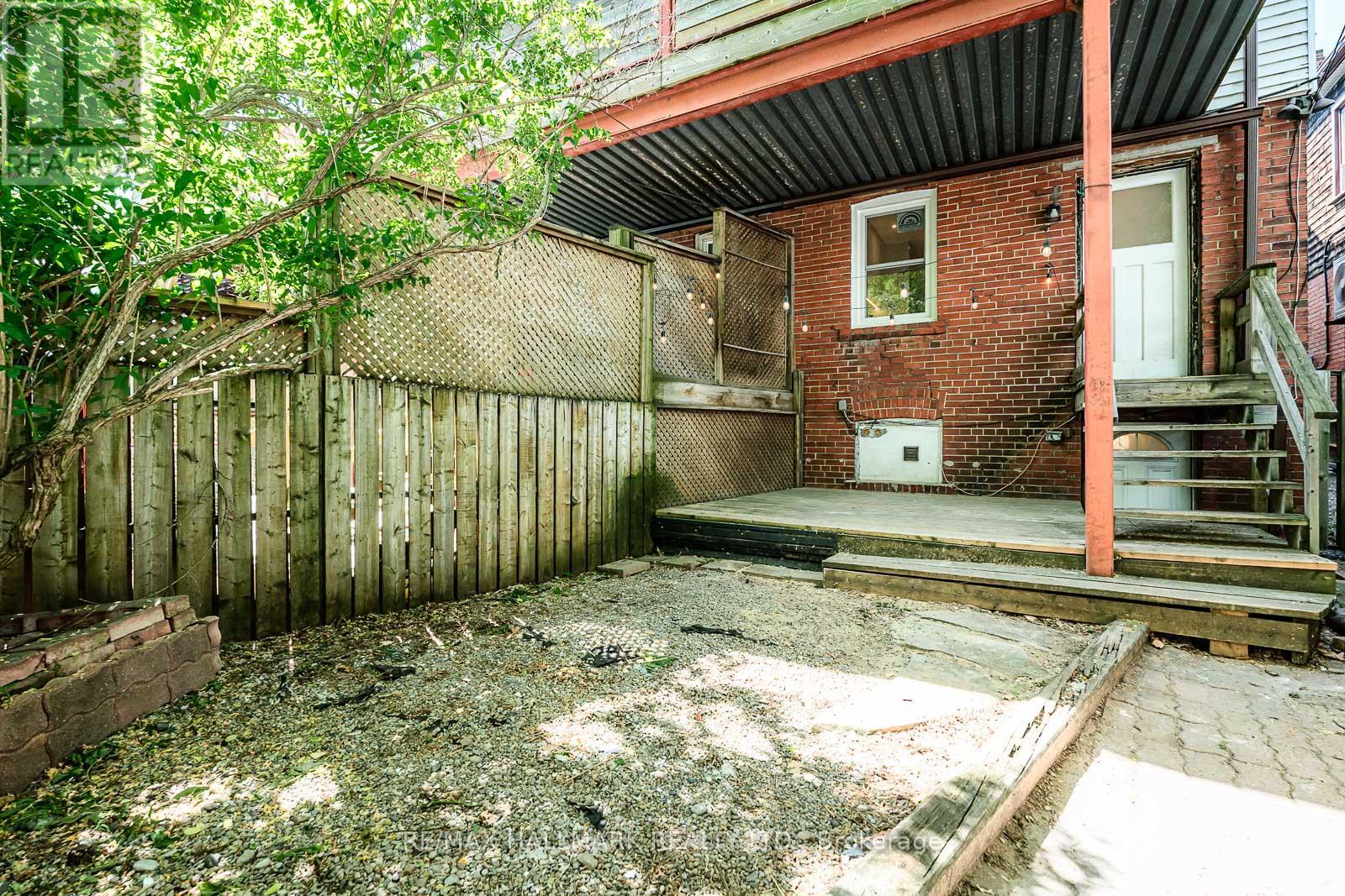 MAIN & LOWER - 229 KINGSTON ROAD