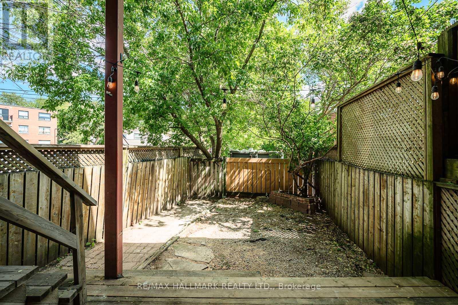 MAIN & LOWER - 229 KINGSTON ROAD