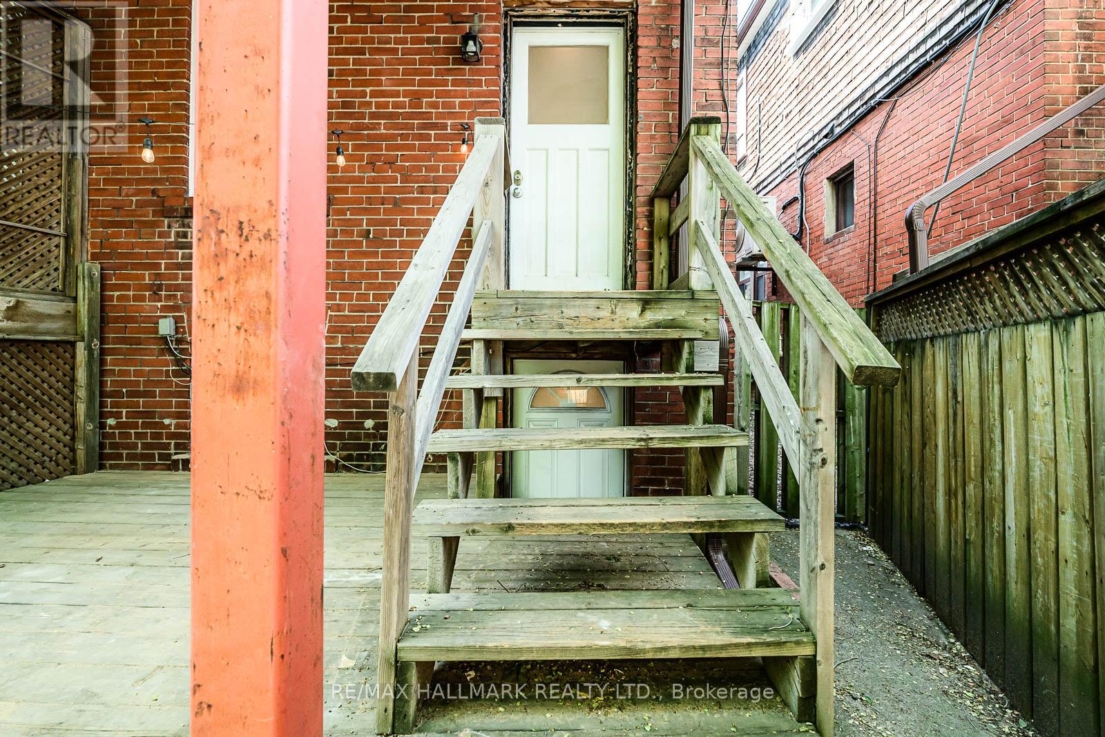 MAIN & LOWER - 229 KINGSTON ROAD
