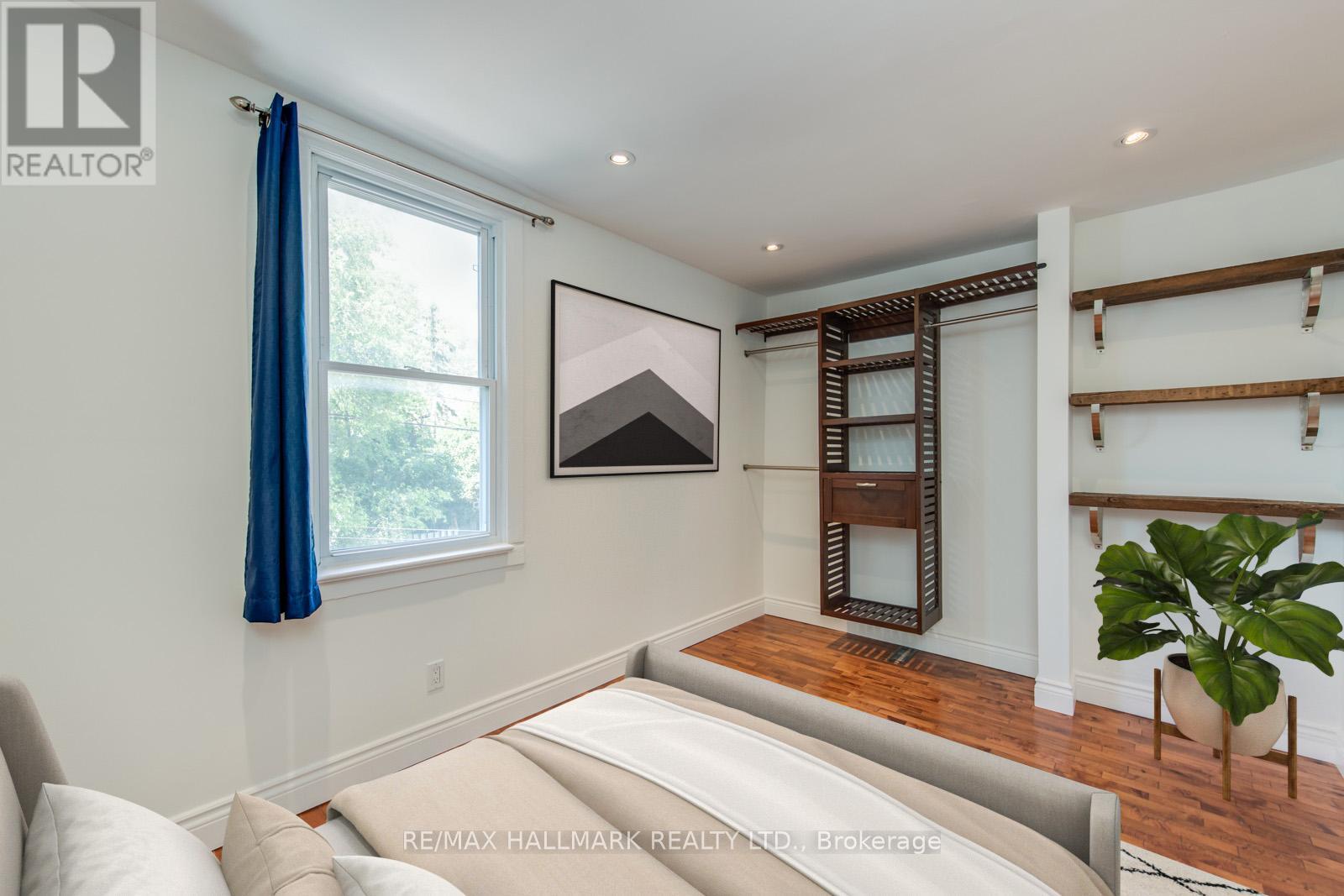 UPPER - 2066 GERRARD STREET E