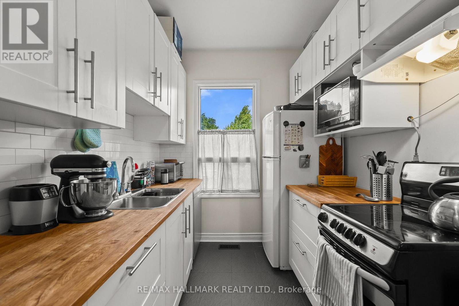 159 PARKMOUNT ROAD