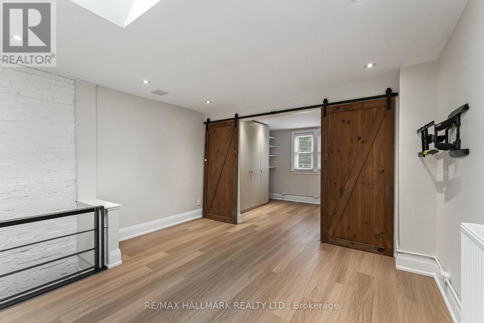 UPPER - 229 KINGSTON ROAD