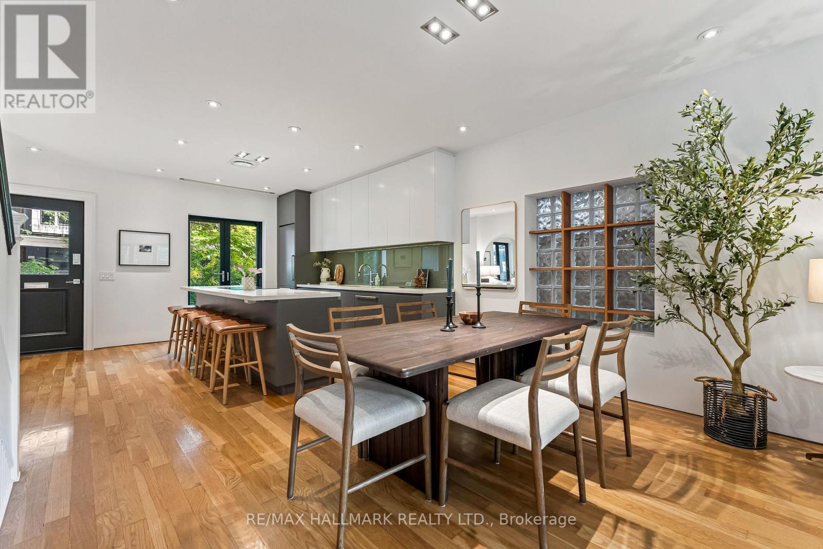 40 FERNWOOD PARK AVENUE