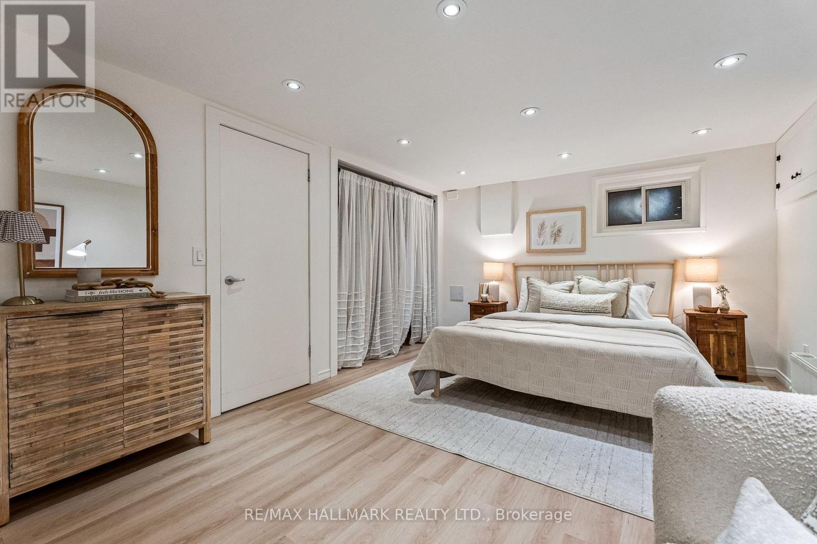 40 FERNWOOD PARK AVENUE