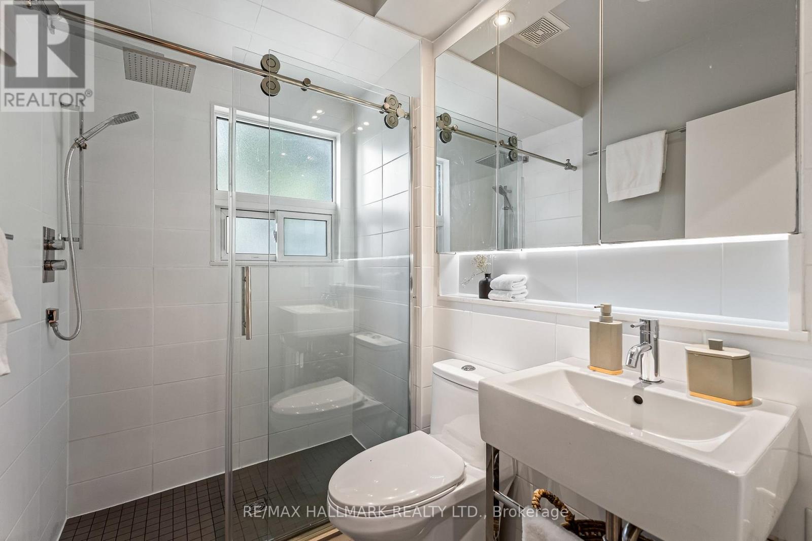 40 FERNWOOD PARK AVENUE