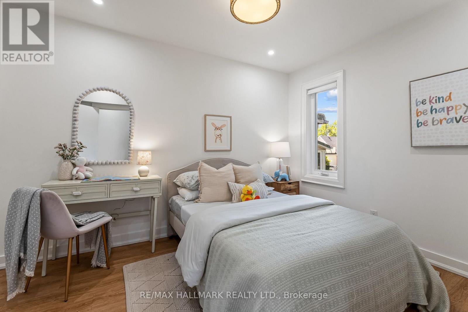 40 FERNWOOD PARK AVENUE