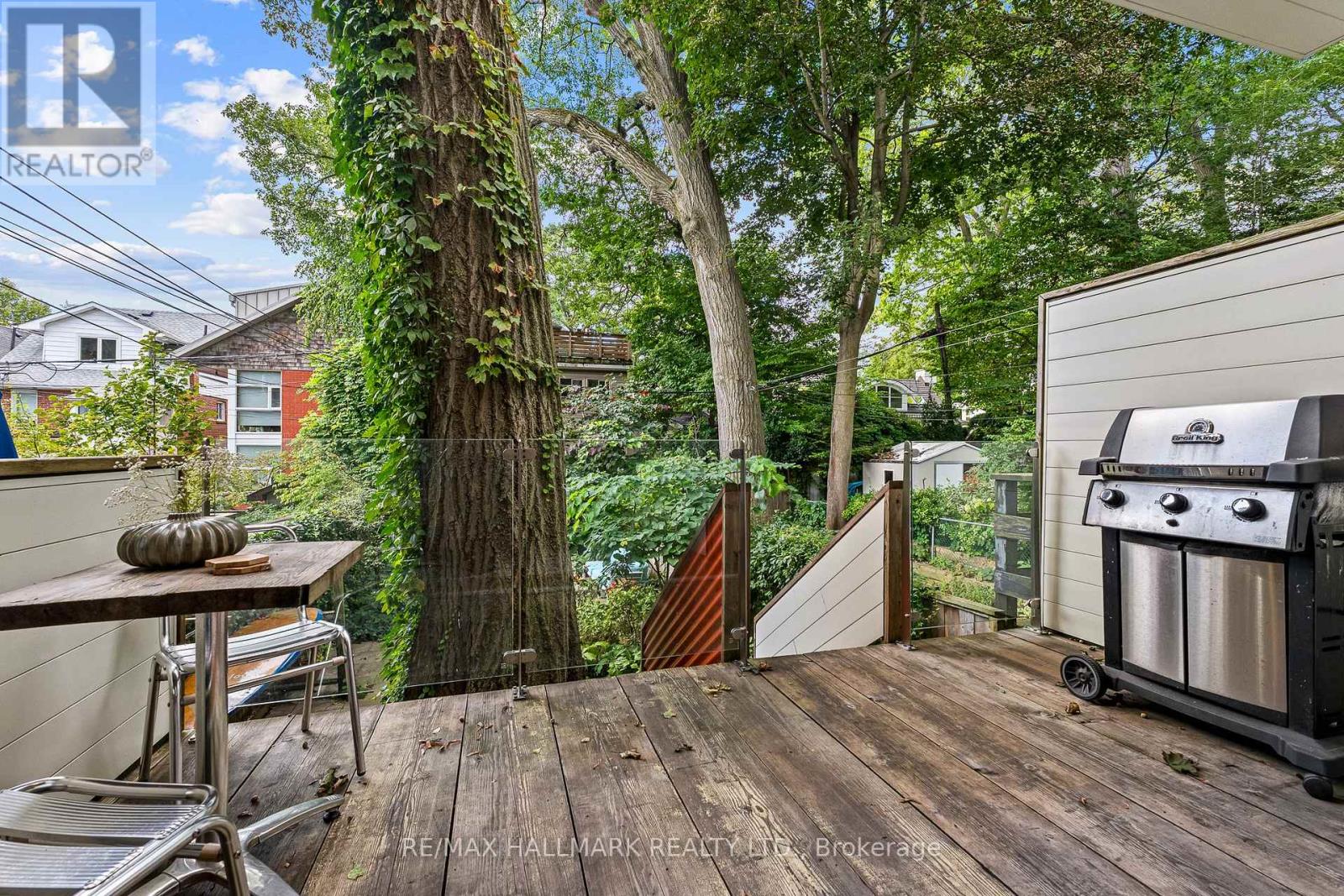 40 FERNWOOD PARK AVENUE
