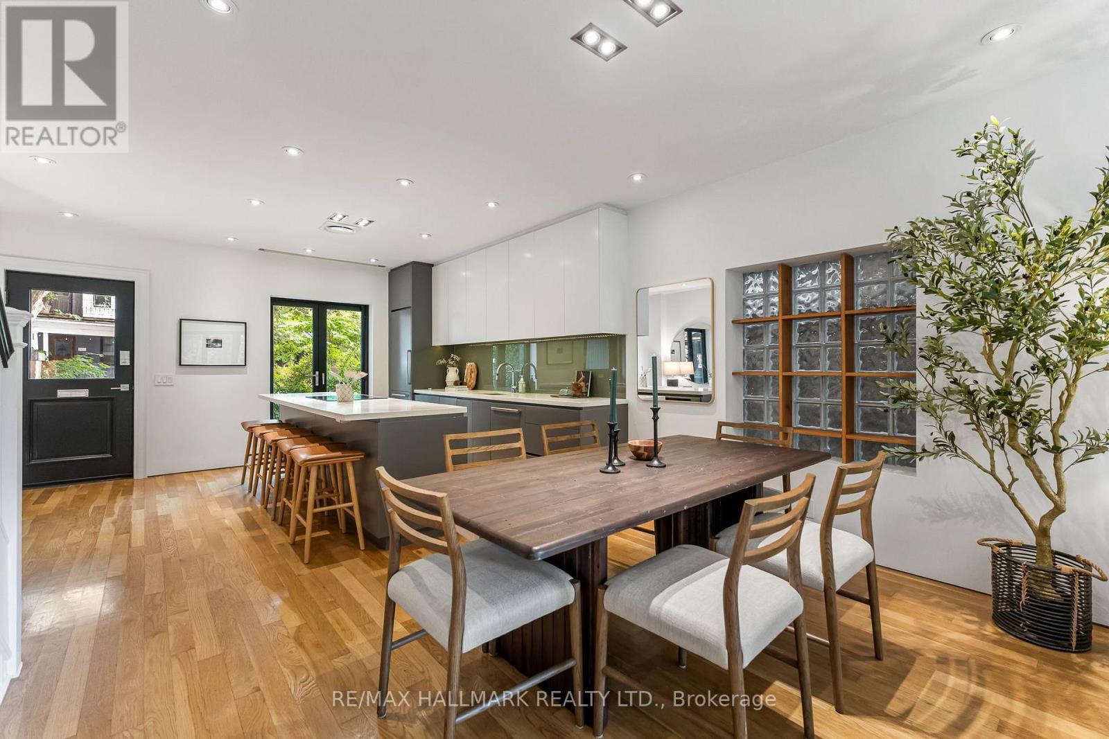 40 FERNWOOD PARK AVENUE
