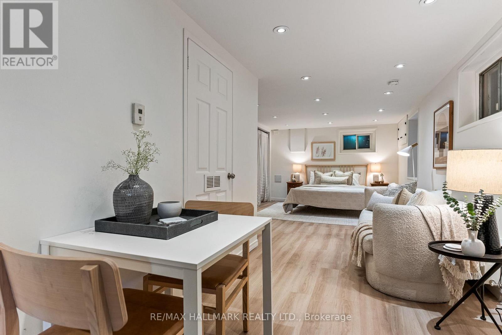40 FERNWOOD PARK AVENUE
