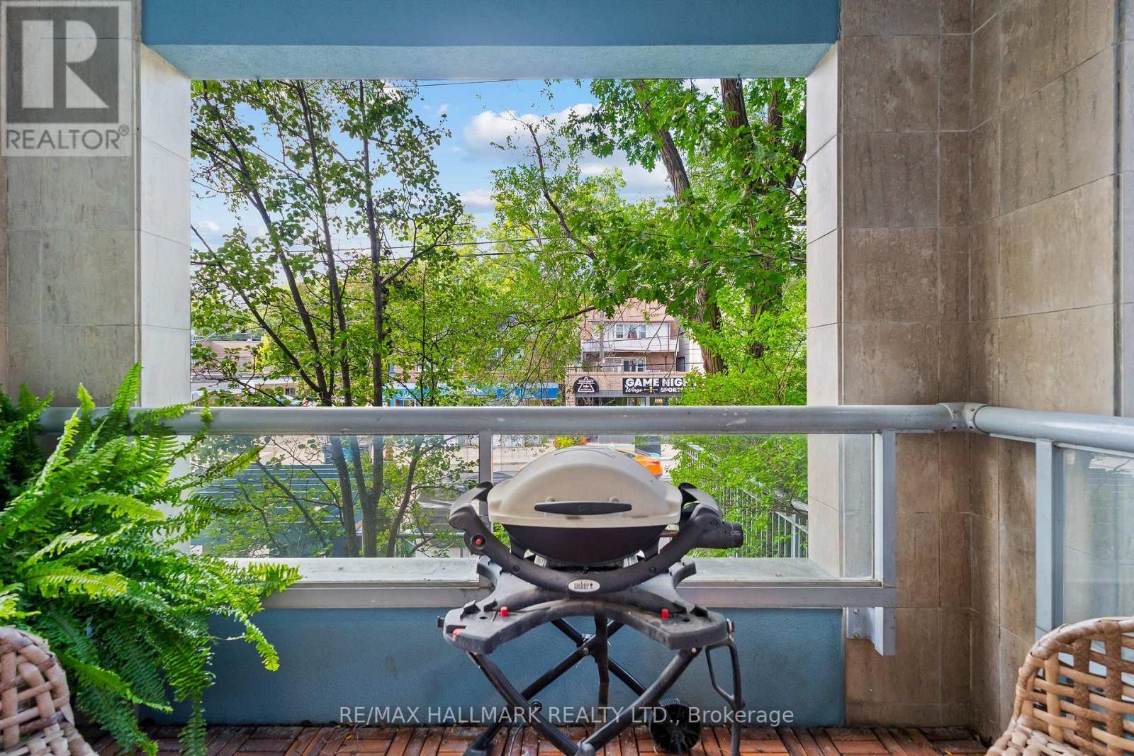 201 - 2365 QUEEN STREET E