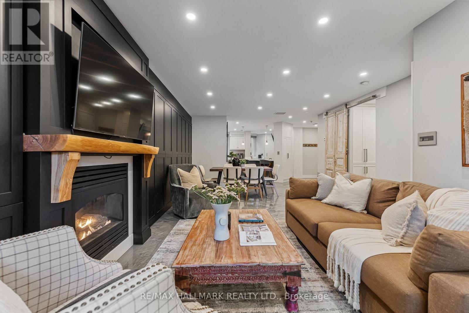 201 - 2365 QUEEN STREET E