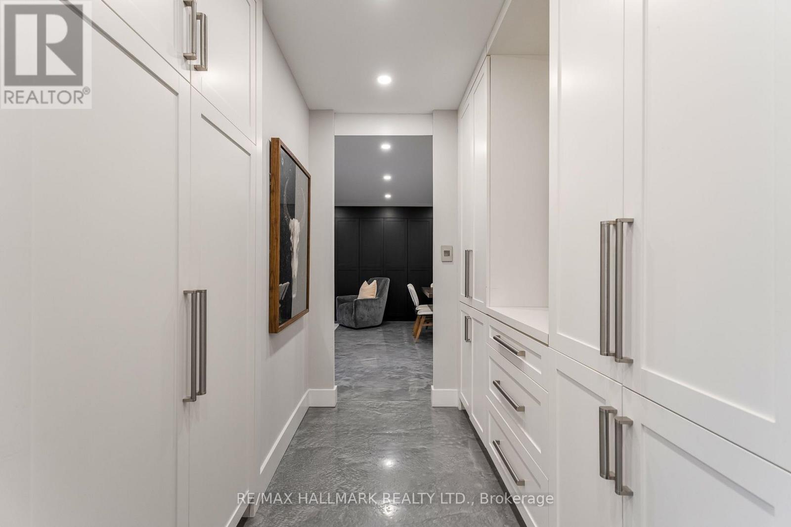 201 - 2365 QUEEN STREET E