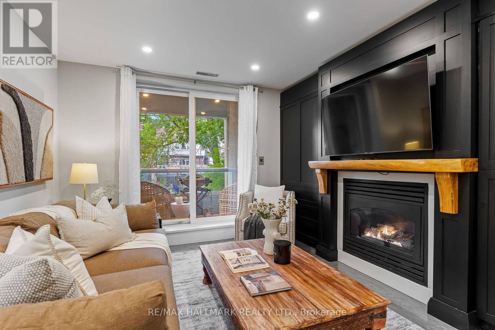 201 - 2365 QUEEN STREET E