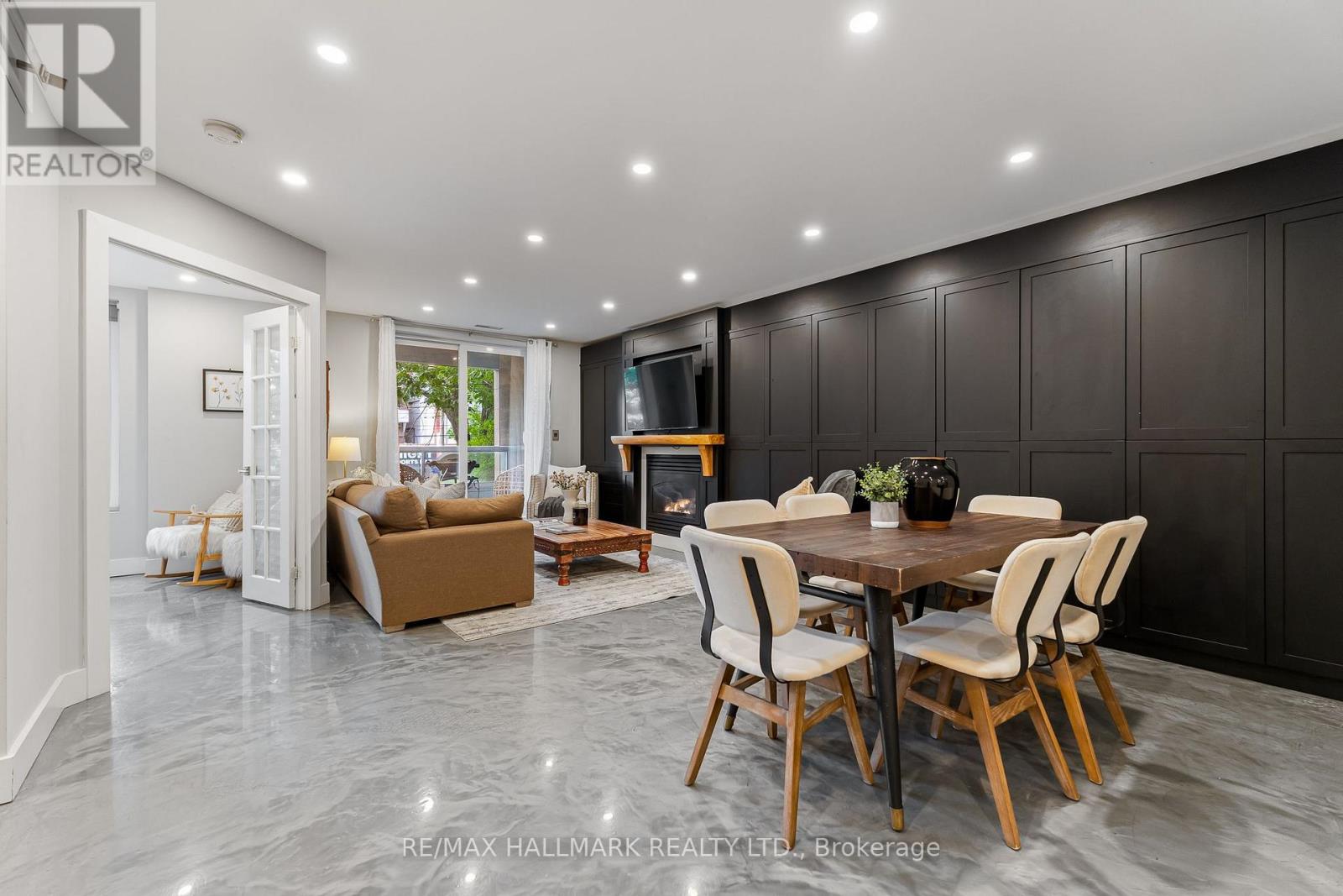201 - 2365 QUEEN STREET E