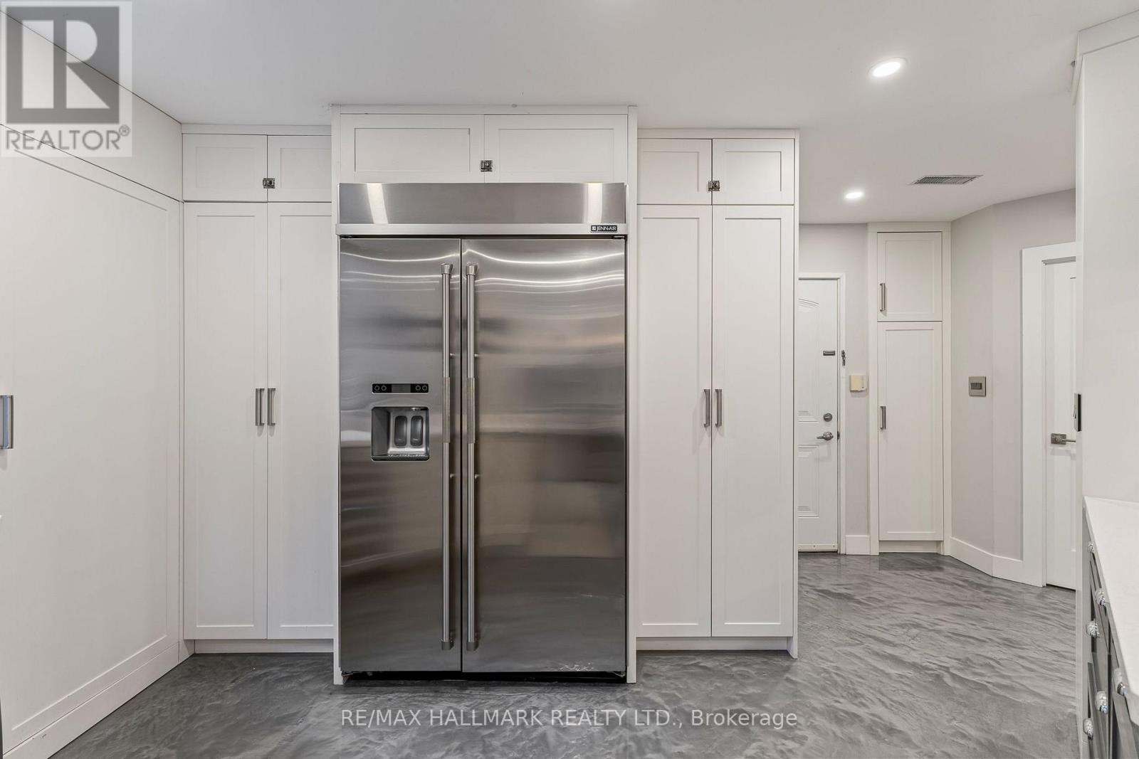 201 - 2365 QUEEN STREET E