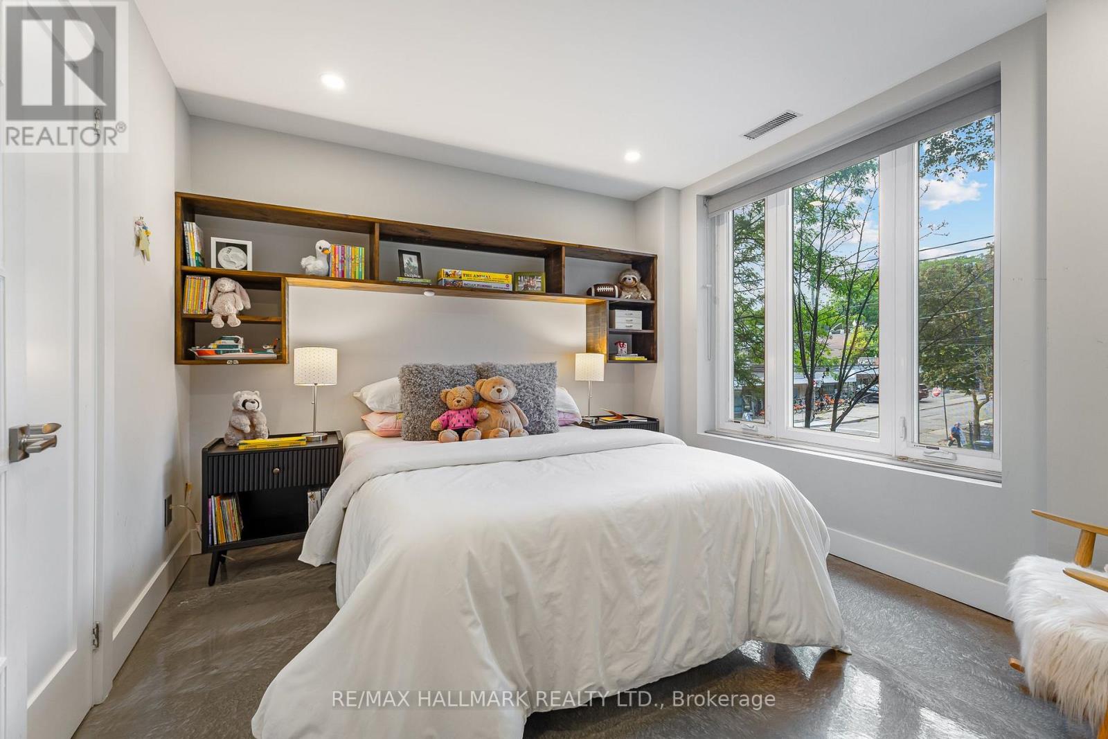 201 - 2365 QUEEN STREET E