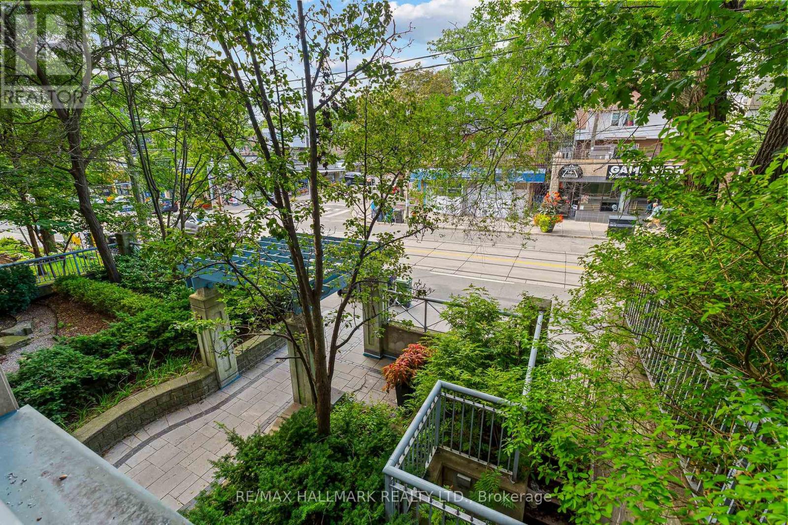 201 - 2365 QUEEN STREET E
