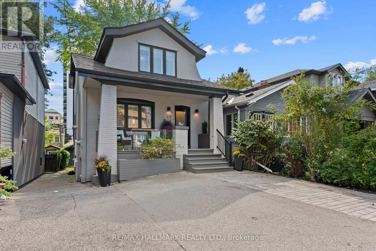 17 BEACHDALE AVENUE