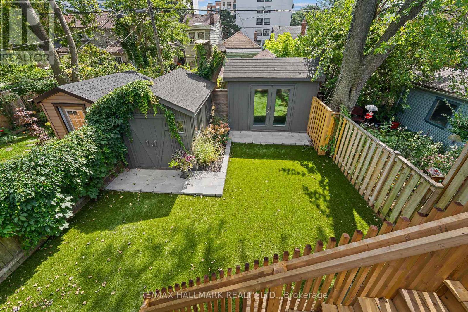 17 BEACHDALE AVENUE
