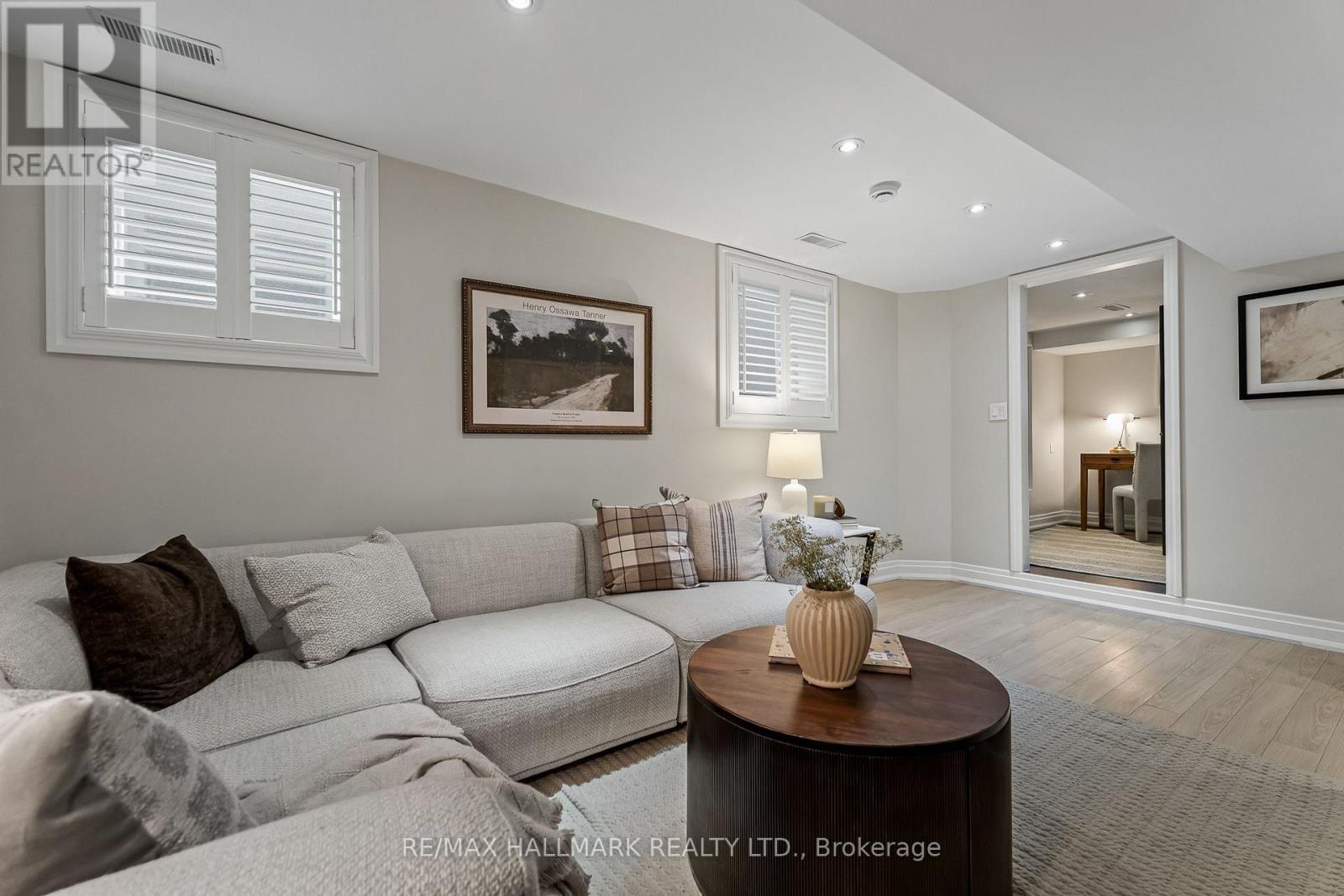 17 BEACHDALE AVENUE