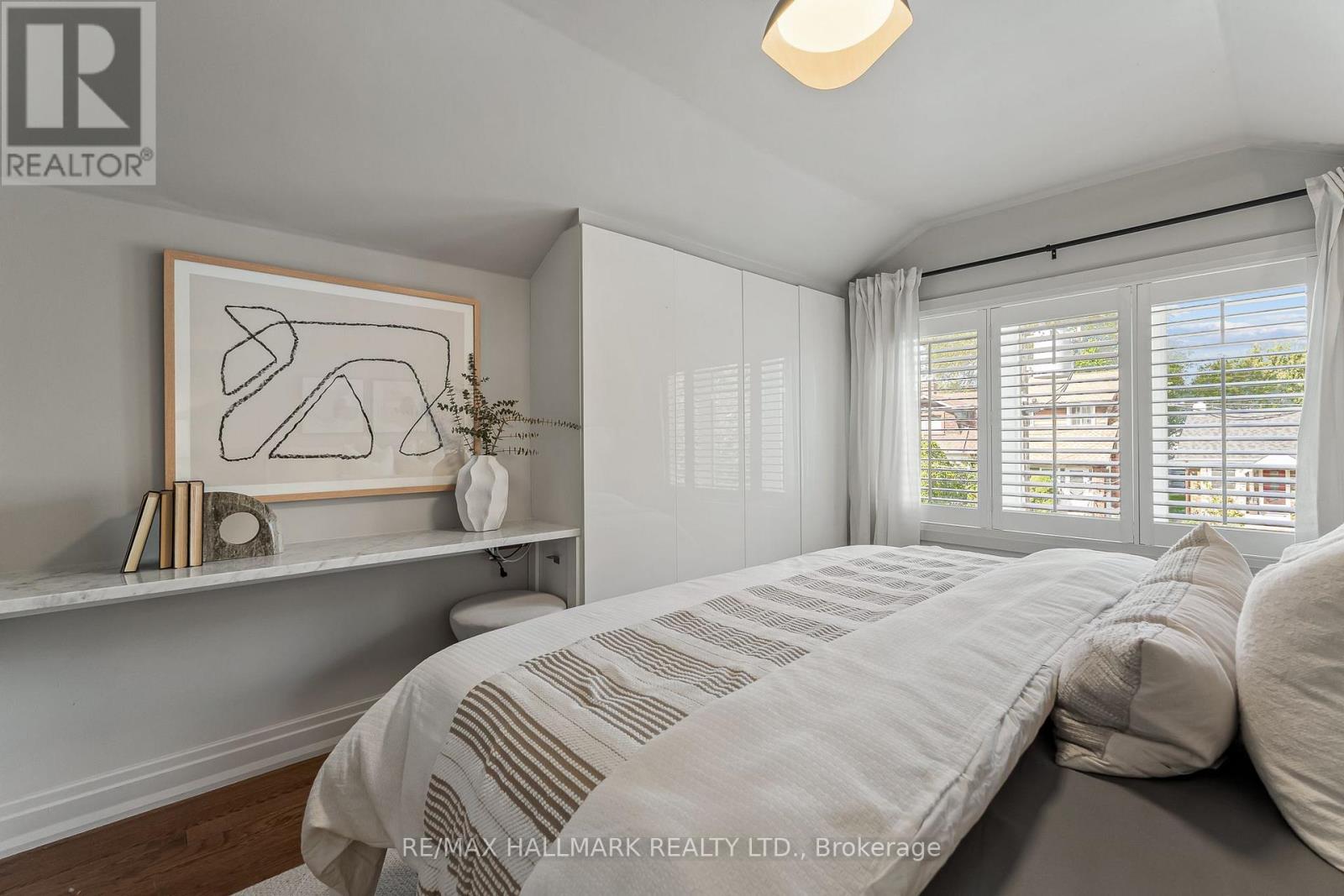 17 BEACHDALE AVENUE